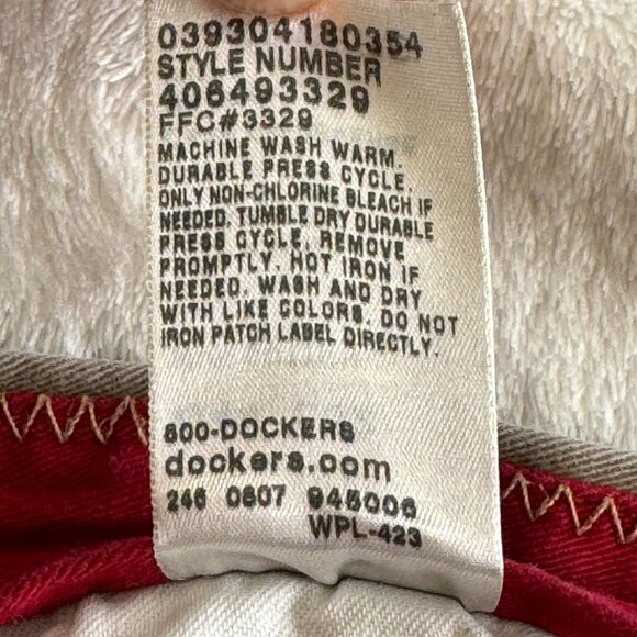 Dockers Iconic Khaki Pants Mens 44X32 Beige Flat Front Straight Leg Relaxed Fit - Picture 11 of 12